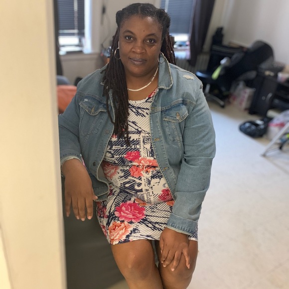 Meet your Posher, Carolyn - Picture 2 of 3